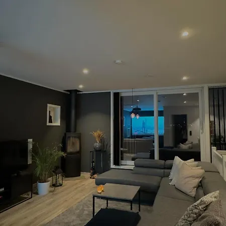 Moderne Hjem Med Hoy Standard Og Privat Takterasse * Trondheim