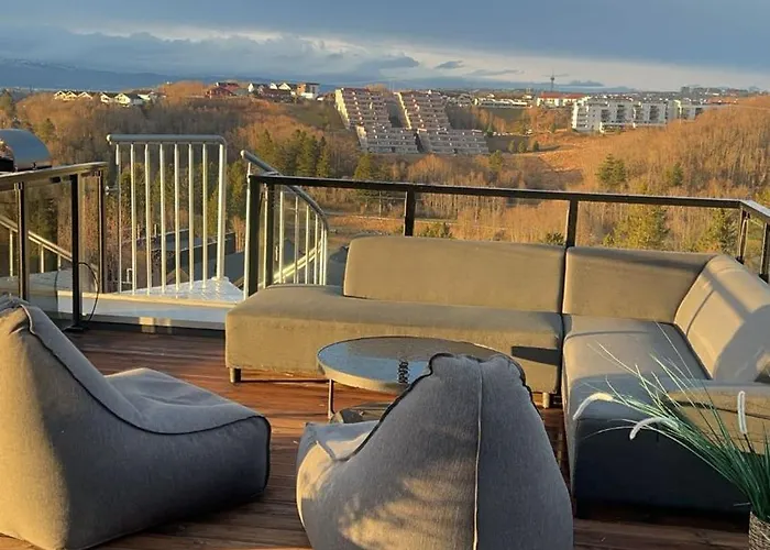 Moderne Hjem Med Hoy Standard Og Privat Takterasse